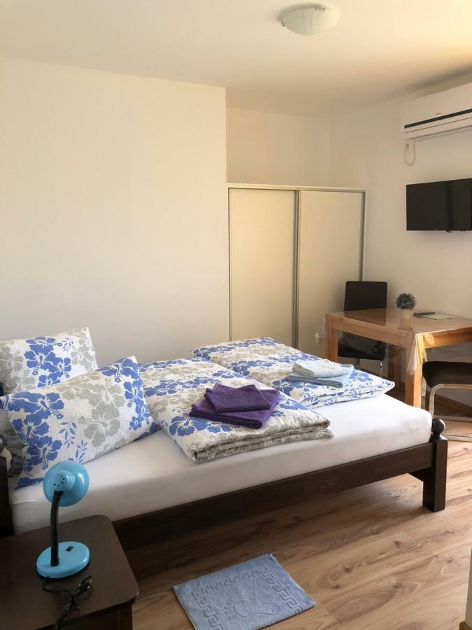 Apartment & Rooms Thomas Korenica Extérieur photo